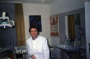 Die Gardinen verraten es, es war in den Achtzigern.